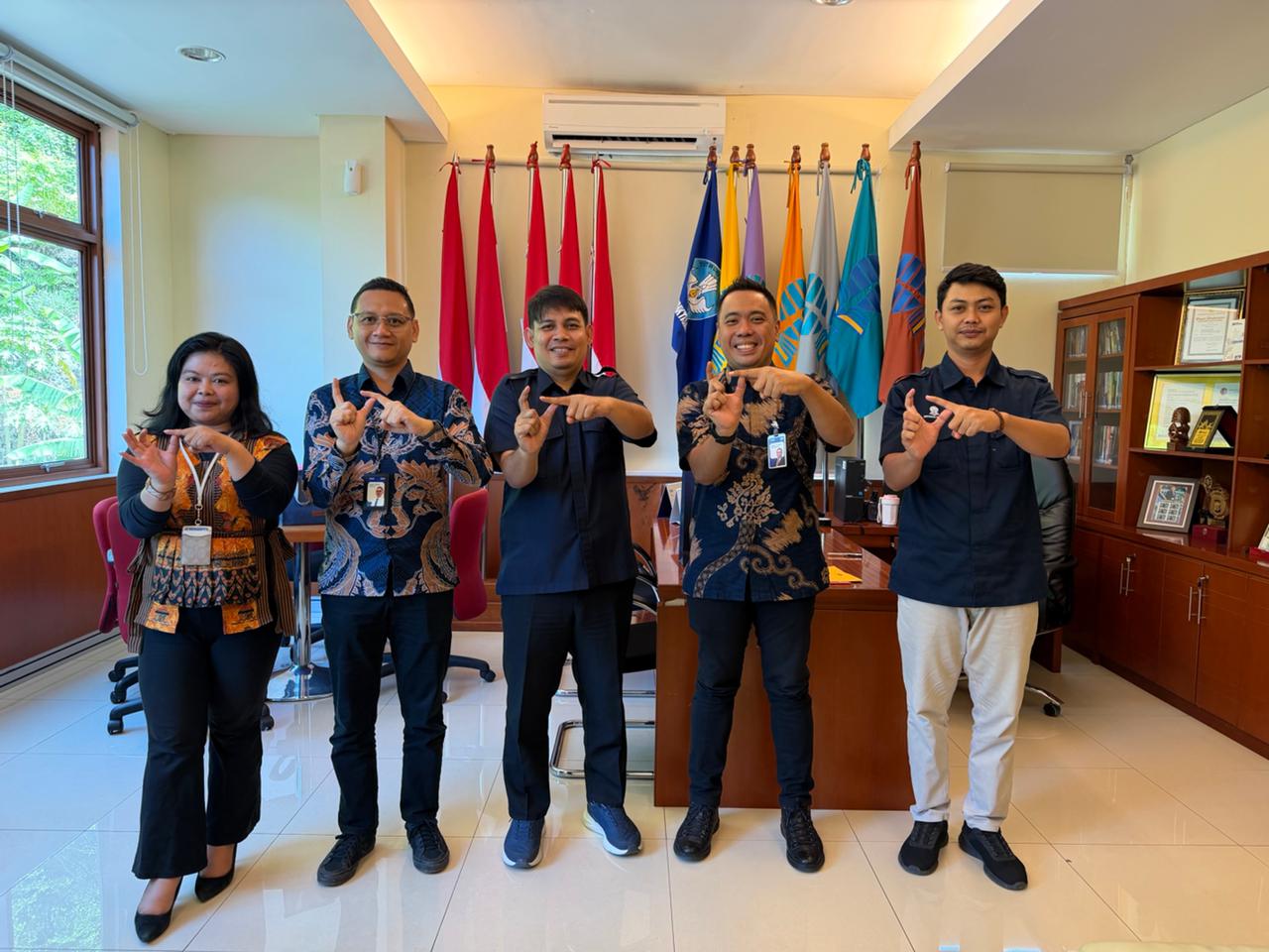 Universitas Terbuka Jayapura menerima kunjungan audiensi dari jajaran pimpinan BRI KC Abepura dan BRI KCP Padang Bulan